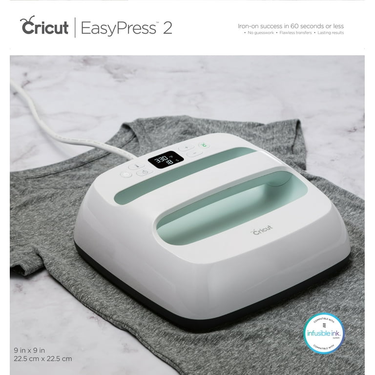  Cricut EasyPress 3 Smart Heat Press Machine with Built-In  Bluetooth for T-shirts, Pillows, Tote Bags & More, Advanced Ceramic-Coated  Heat Plate with Precise Temperature Control (9 in x 9 in) 