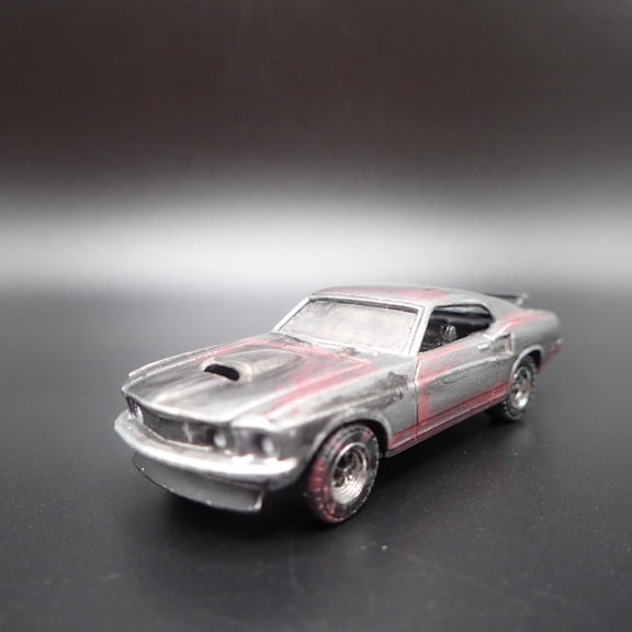 Open Box 1969 69 FORD MUSTANG BOSS 429 FASTBACK BARN FIND 1/64 SCALE DIECAST MODEL CAR