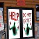 thumbnail image 3 of Pegatinas de ventana sangrientas de Halloween, 2 juegos de pegatinas de terror, decoración, carteles de fiesta de Halloween para espejo de pared, ventana de suelo, 3 of 5