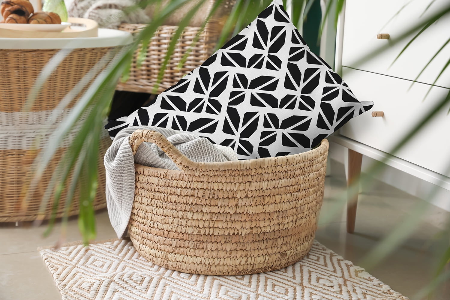 20" x 14" Simply Daisy Kaleidoscope Graffiti Polyester Accent Pillow, Black Qty 1