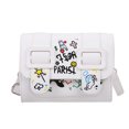 thumbnail image 3 of Bandolera de piel sintética con Graffiti para mujer bolso pequeño cuadrado Likrtyny con hebilla y solapa de Color de contraste a la moda 2021, 3 of 9