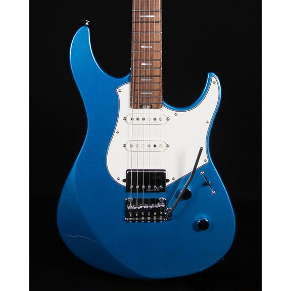 Pre-Owned Yamaha PACS 12 Pacifica Standard Plus, Sparkle Blue