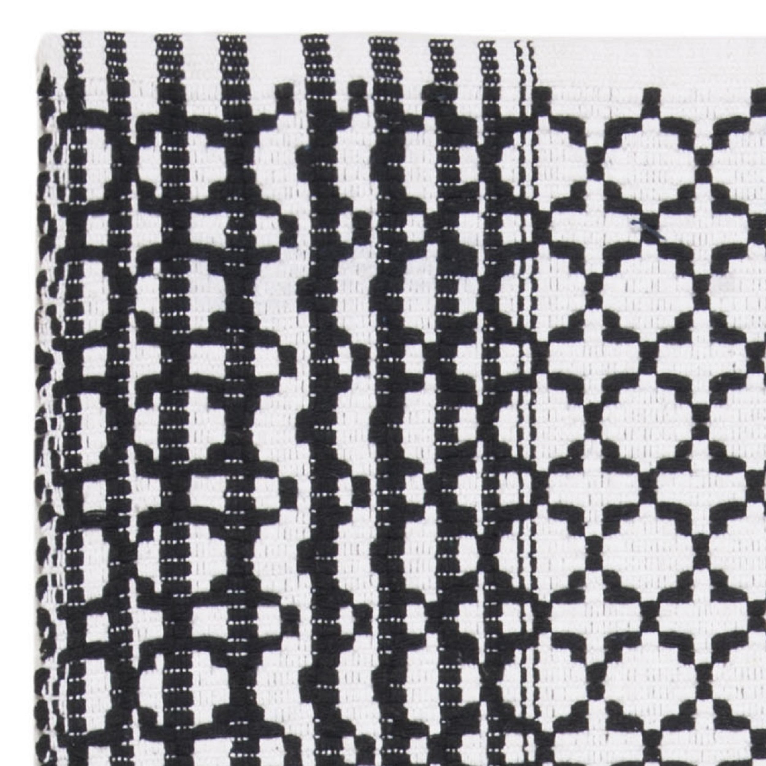 SAFAVIEH Montauk Cara Geometric Cotton Runner Rug, Black/Ivory, 2'3" x 7'