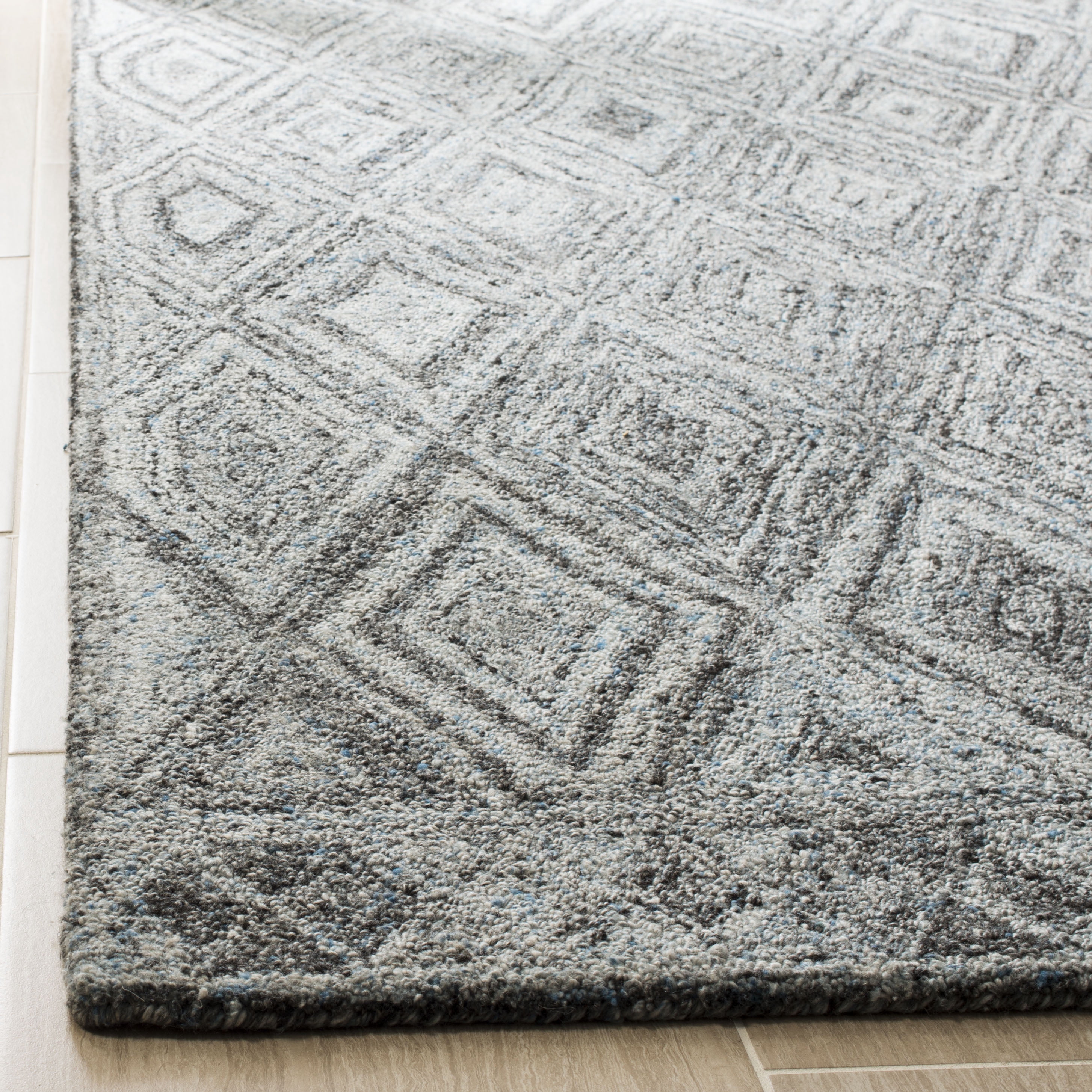 SAFAVIEH Abstract Keigh Geometric Area Rug, Blue/Black, 6' x 6' Square