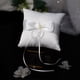 thumbnail image 5 of Almohada de anillo Yuarrent Perlas románticas Cojín delicado Portador de anillos blancos Compromiso Propuesta de matrimonio Suministros de boda Kits de decoración para fiestas 60g 15x15cm, 5 of 6