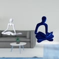 thumbnail image 2 of Estatua de pensador abstracto, figura de escritorio, escultura minimalista, adorno de resina, diseño hueco, adecuada para sala de estar, oficina, dorm, 2 of 8
