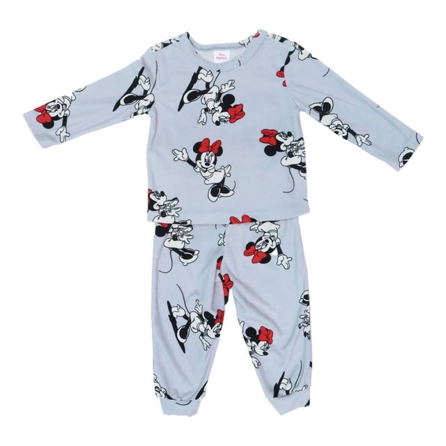 pijama disney niña 3x polar estampada gris 2 piezas Pijama polar de dos piezas para niña en gris claro con estampado repetido de Minnie Mouse con lazo rojo; camiseta manga larga de corte recto y pantalón con puños elásticos en tejido polar suave, fondo blanco neutro, ideal también como conjunto cómodo para jugar en casa.