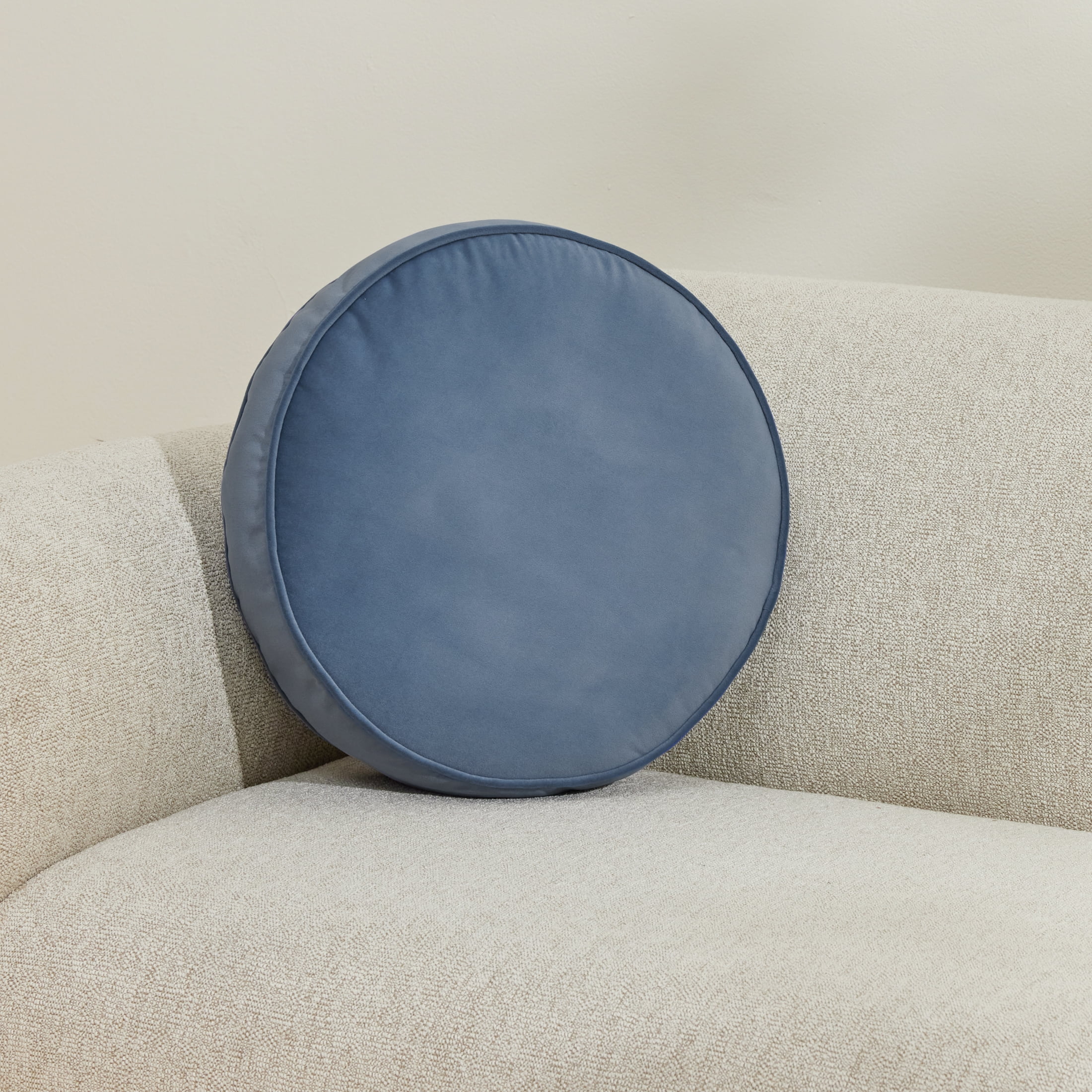 Mainstays Filmore Round Decorative Throw Pillow 16" x 16" Blue, 1 Count, Adult & Teen