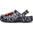 thumbnail image 4 of Zuecos Clásicos Crocs para Niños con Diseño Gráfico Negro y Blanco Talla 5 para Niños Pequeños, 4 of 6