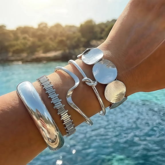 5-Piece Women's Silver Bracelet Set, Stackable Bangle Bracelets, Minimalist Metal Cuff Open Bracelets, Layered Fashion Jewelry Gift