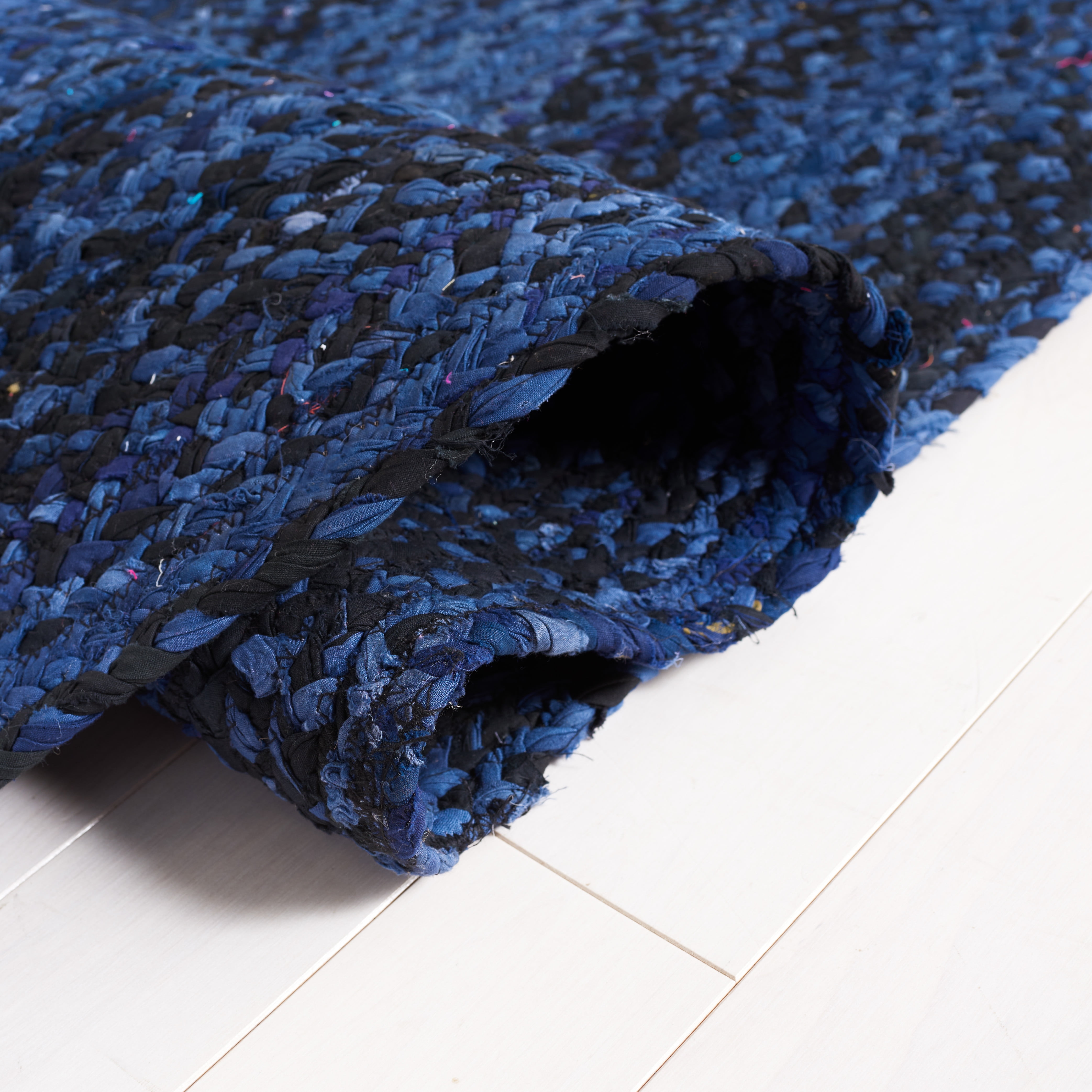 SAFAVIEH Braided Calvin Transitional Cotton Reversible Area Rug, Navy/Black, 8' x 8' Round
