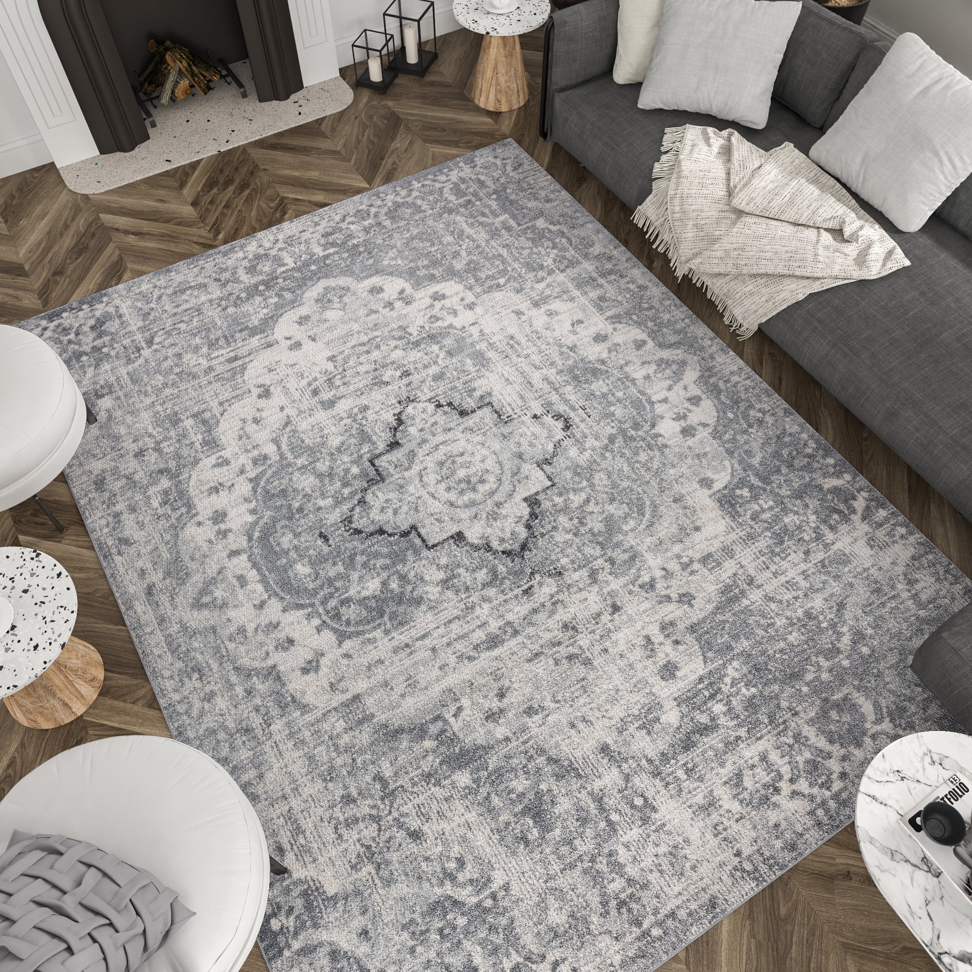 Diamond Traditional 8' x 10' Gray and Cream Polypropylene Indoor Area Rug