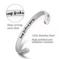 thumbnail image 2 of Regalos para mujer, esposa, mamá, abuela, tía, hermana, amiga, niñas de marido, hija, hijo, regalos de graduación para sus pulseras personalizadas, regalos para madres Feliz Sencillez, 2 of 3