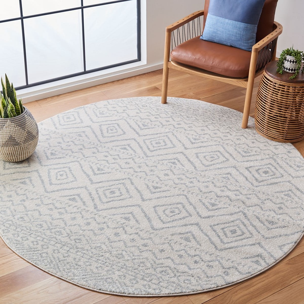SAFAVIEH Tulum Merletta Moroccan Geometric Area Rug, 5' x 5' Round, Ivory/Light Grey