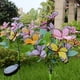 thumbnail image 2 of Monstrate La luz de inserción de tierra de mariposa solar colorida para iluminación de decoración al aire libre es hermosa y animada Jardín y Patio, 2 of 6