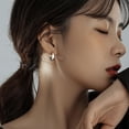 thumbnail image 2 of Pendientes de anillo liso, pendientes de aguja de plata, anillo para oreja femenina, uñas de hueso, pendientes de estilo frío a la moda, pendientes con hebilla para la oreja, verano, 2 of 6