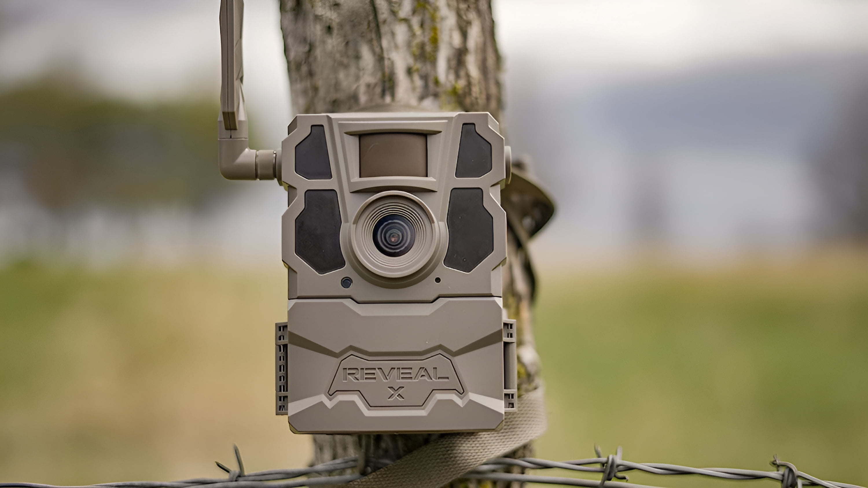 TACTACAM Reveal X Gen 2.0 LTE Cellular Trail Camera + 32GB SD Card
