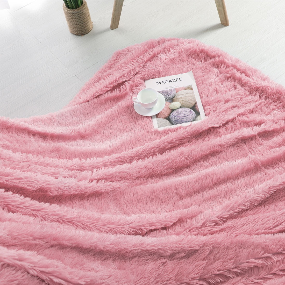 Shaggy Faux Fur Blanket Ultra Soft Fiber Throw Blankets Pink 51" x 59