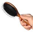 thumbnail image 3 of Cepillo de cerdas de jabalí para todo tipo de cabello. Cepillo de madera natural para desenredar, controlar el encrespamiento y dar brillo., 3 of 5