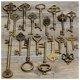 thumbnail image 2 of Conjunto de 36 Antiguos Vintage Antiguo Aspecto Bronce Esqueleto Llave Corazón Arco Cerradura Colgante, 2 of 7