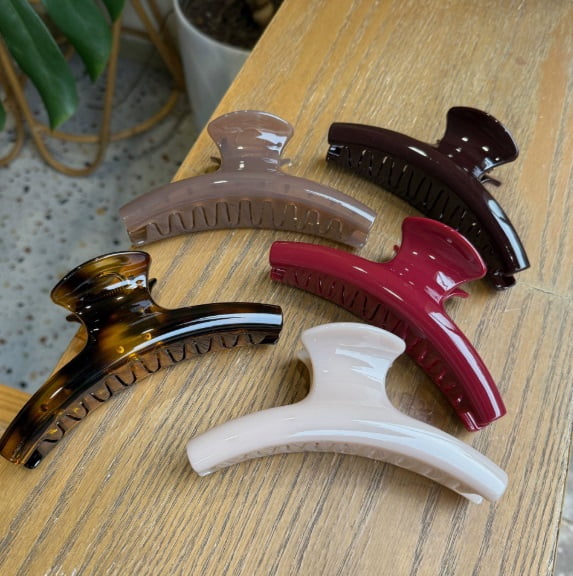 Large Premium Shark Hair Clip - Strong Grip for Thick Hair, Elegant Design for Everyday Use