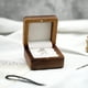 thumbnail image 4 of Caja de anillo de madera cuadrada para 2 anillos Joyero de almacenamiento Hecho a mano Compromiso Regalo de boda para mujeres Día de San Valentín, 4 of 5