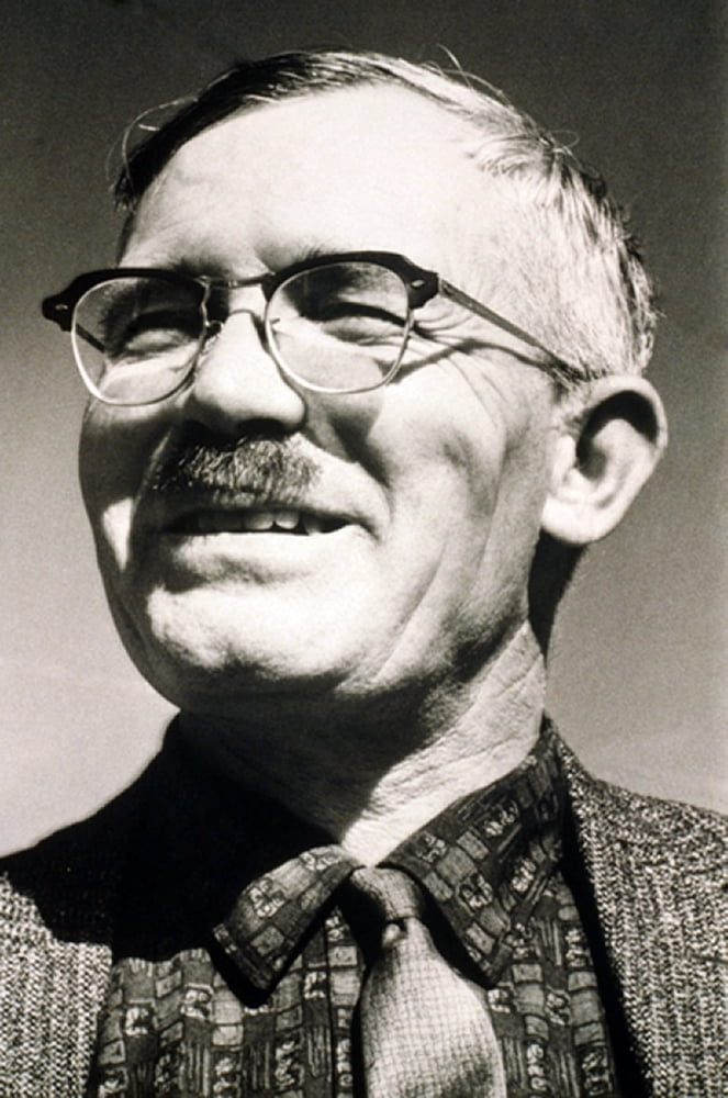 Clyde W. Tombaugh (19061997) History (24 x 36)