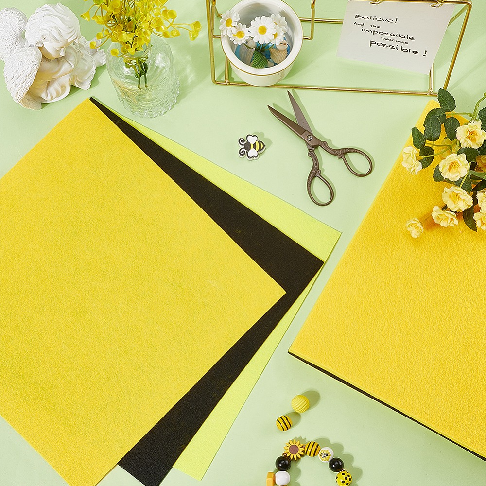 40Pcs 3 Colors Felt Fabric Sheet Squares Stiff Sheets Crafts Non Woven Felt Fabric Assorted Color for DIY Patchwork Sewing School