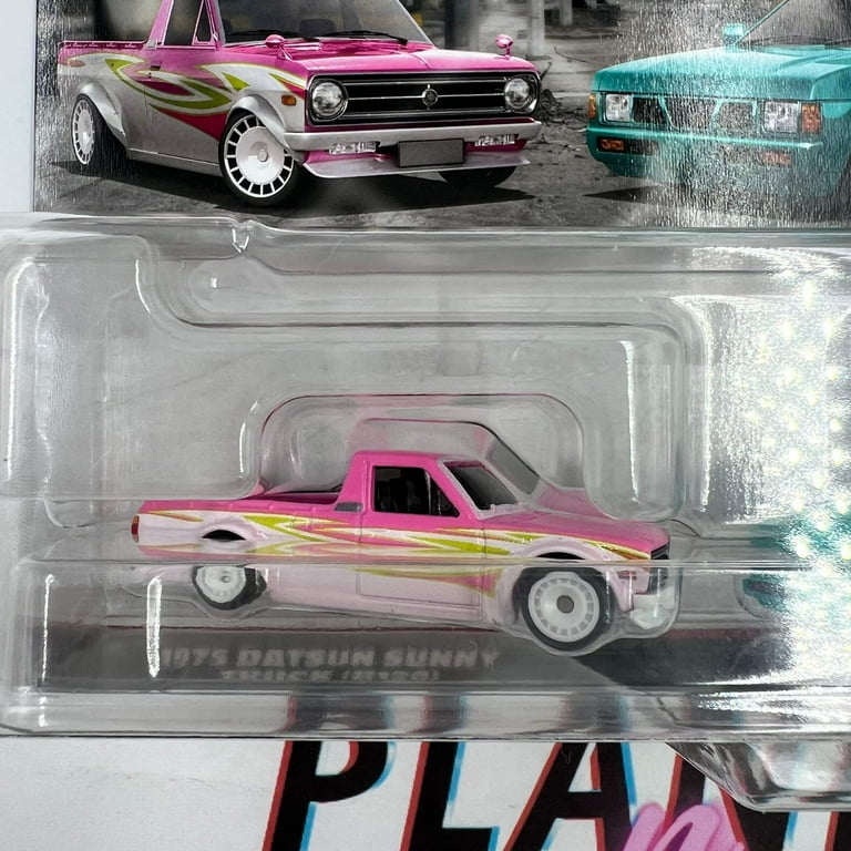 Hot Wheels 2 Pack 1975 Datsun Sunny Truck B120 Custom '93 Nissan