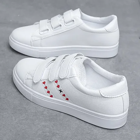 

Women‘s Casual Sneakers Heart Pattern Lace-up Skate Shoes