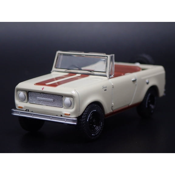 Open Box 1967 67 INTERNATIONAL HARVESTER SCOUT CREAM 1:64 SCALE DIORAMA DIECAST MODEL CAR