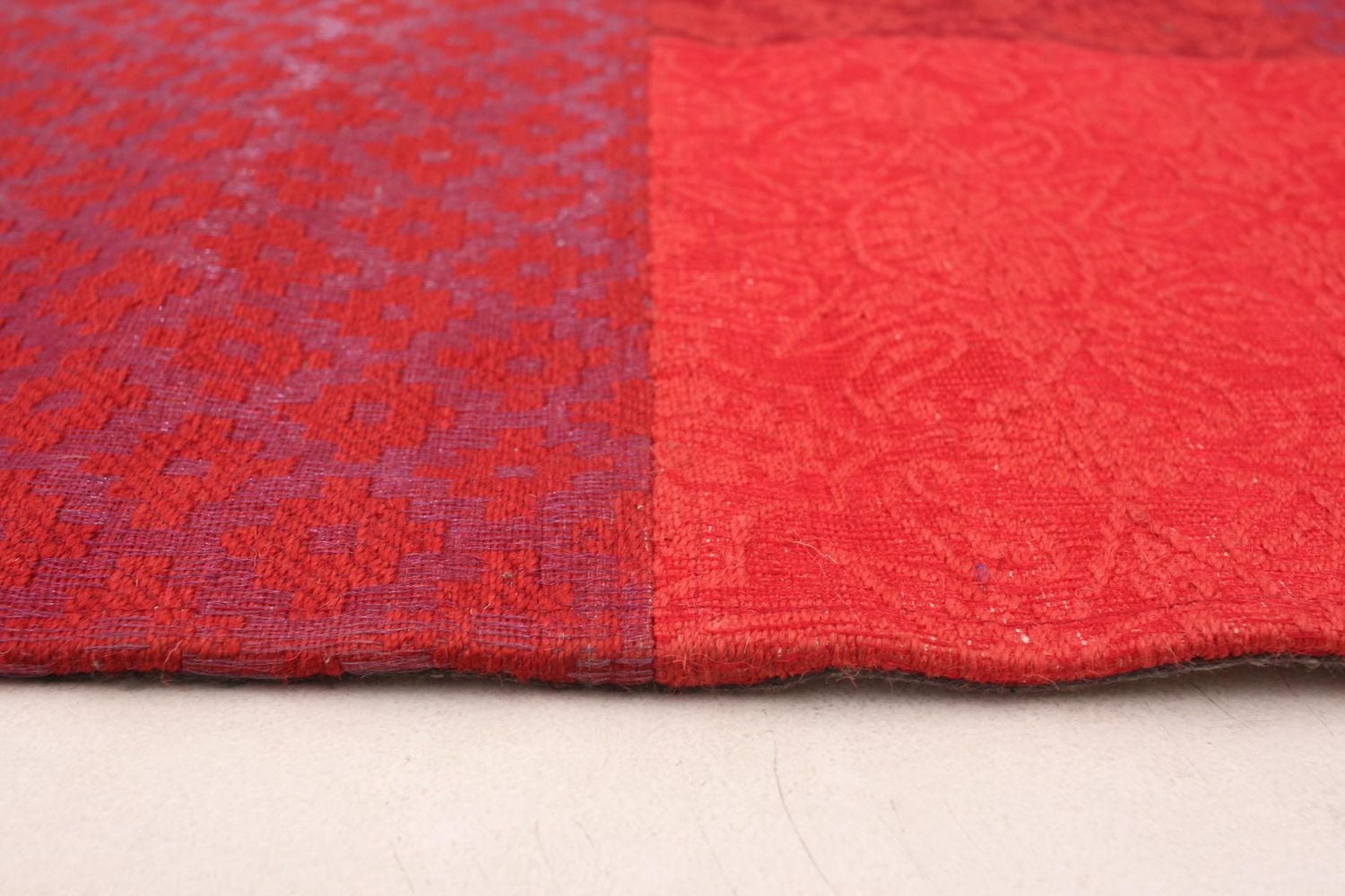 ECARPETGALLERY 4'8" x 6'6" Transitional Collage Handmade Area Rug for Living Room, Dining Room and Bedroom in Red