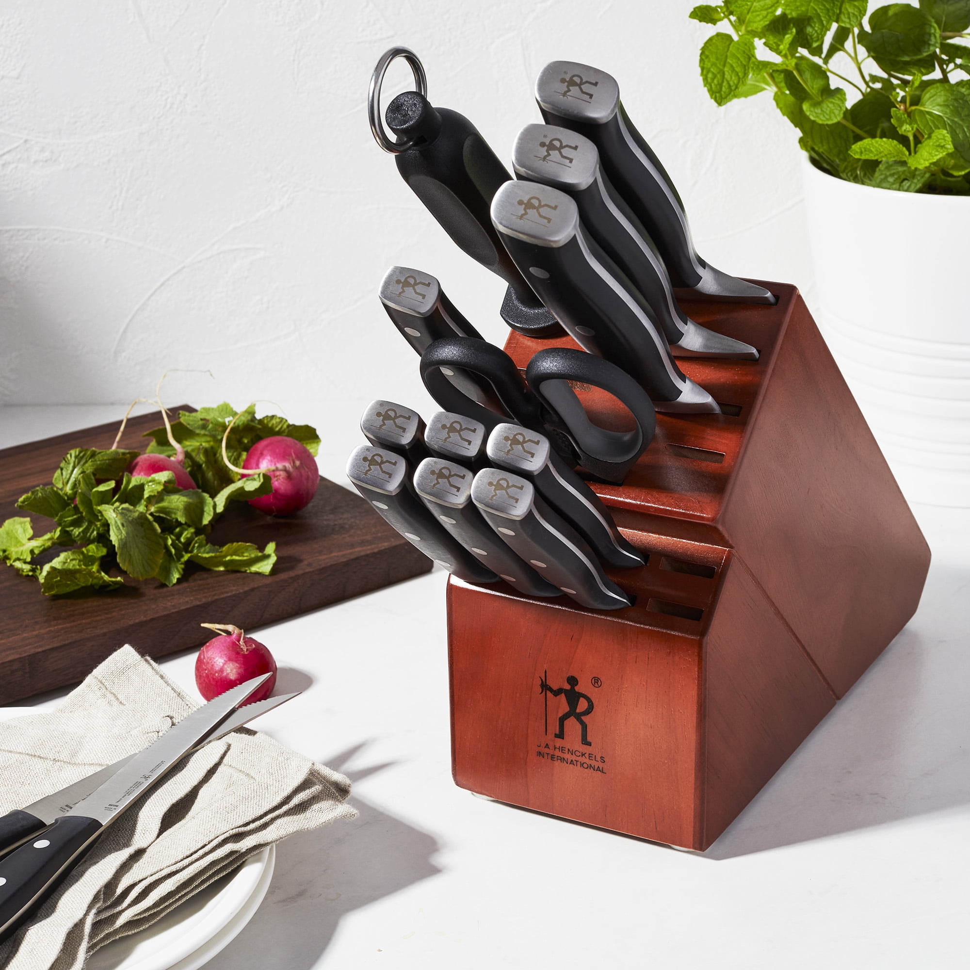 Henckels International 15 pieces forged accent knife block