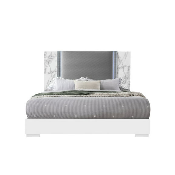 Global Furniture USA Ylime White High Gloss Marble Queen Bed with LED