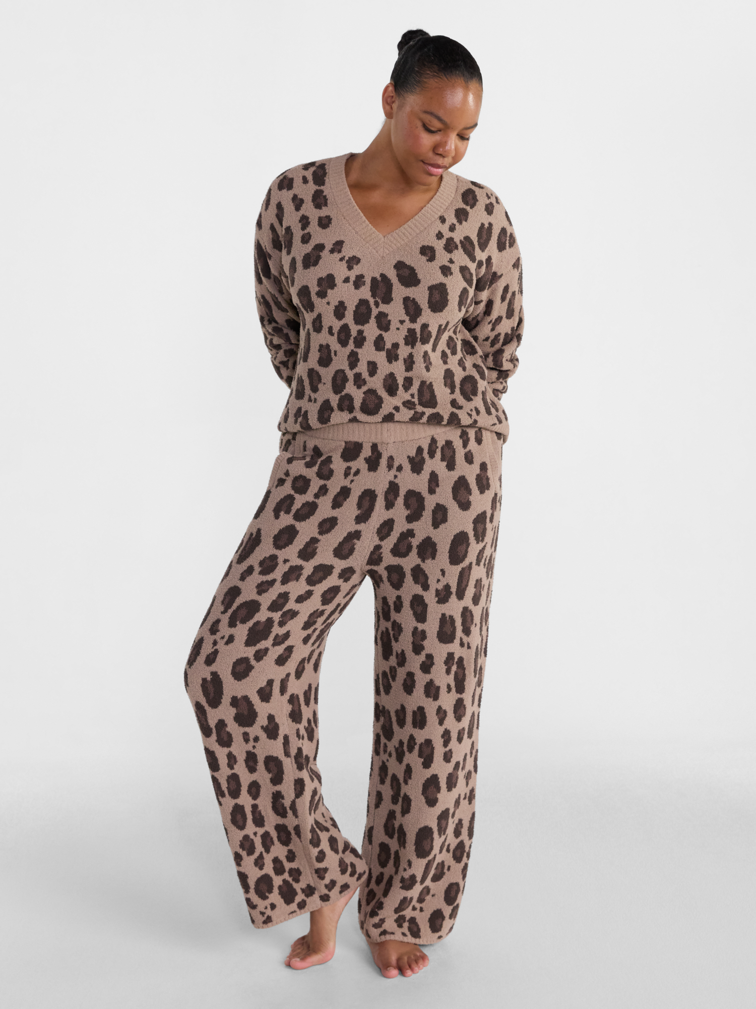 Joyspun Women's Cozy Knit V-Neck Pajama Set photo 2