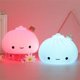 thumbnail image 3 of Lindo moño oso cerdo luz LED de noche colorida, dibujos animados, dormitorio, mesita de noche, lámpara suave, juguete de Navidad para niños, regalo, vacaciones, decoración del hogar, 3 of 4