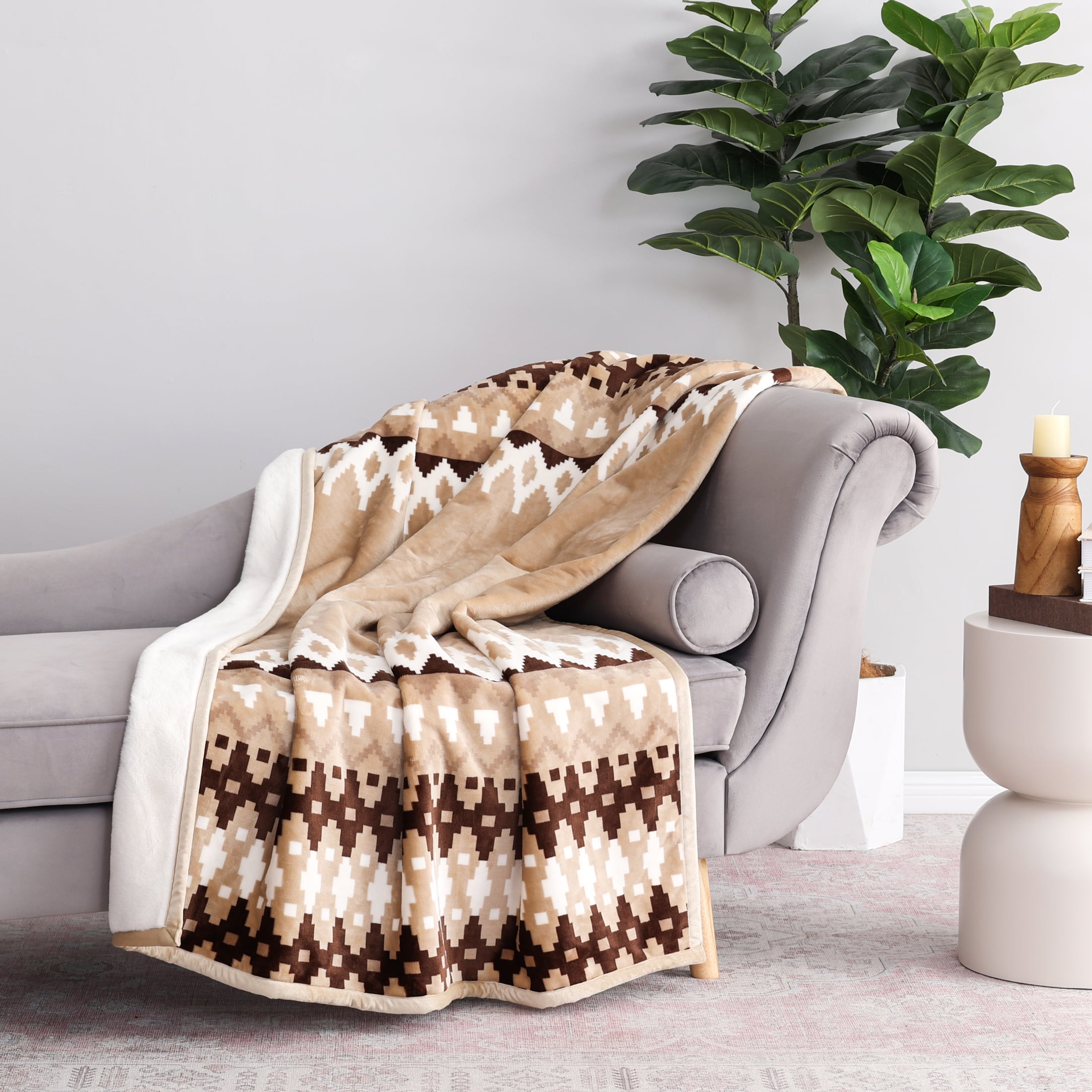 Better Homes & Gardens Border Printed Velvet Plush and Faux Fur Super Soft Throw Blanket, Oversized, Lindir Border Beige