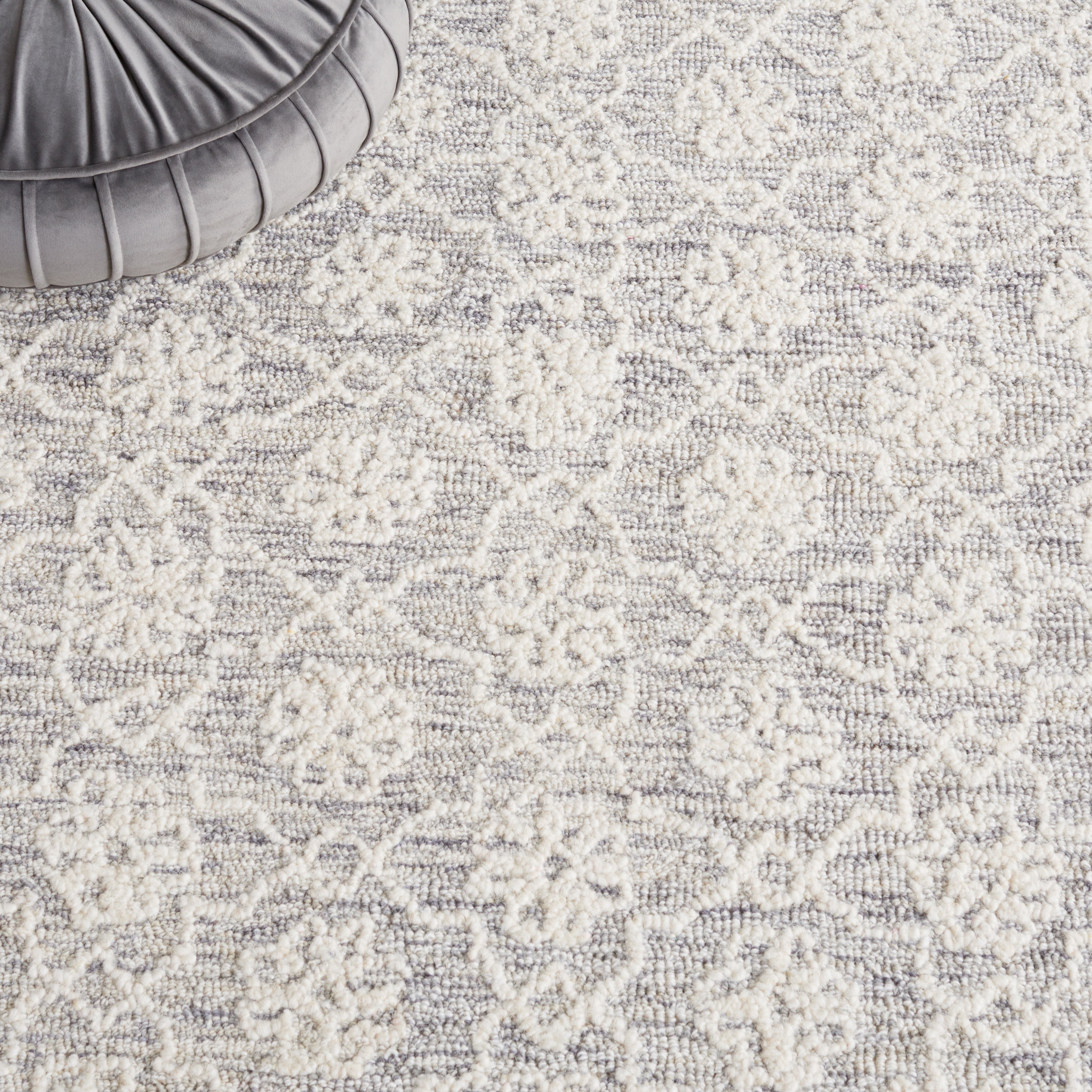 SAFAVIEH Ebony Adella Floral Area Rug, Grey/Ivory, 4' x 6'