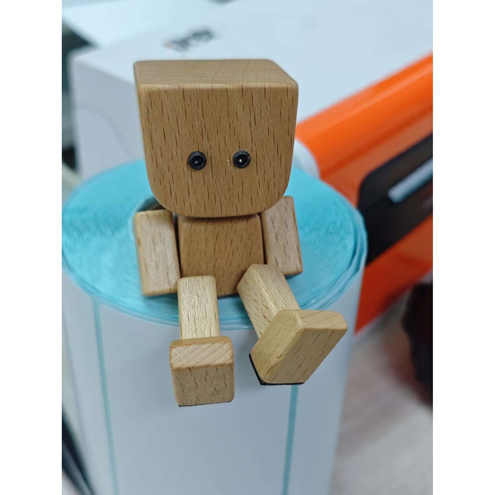 Figurine En Bois Vacillante - 8x5 Cm - Décoration De Bureau, Tableau De Bord Voiture, étagère - Artisanale, Légère, Cadeau Original
