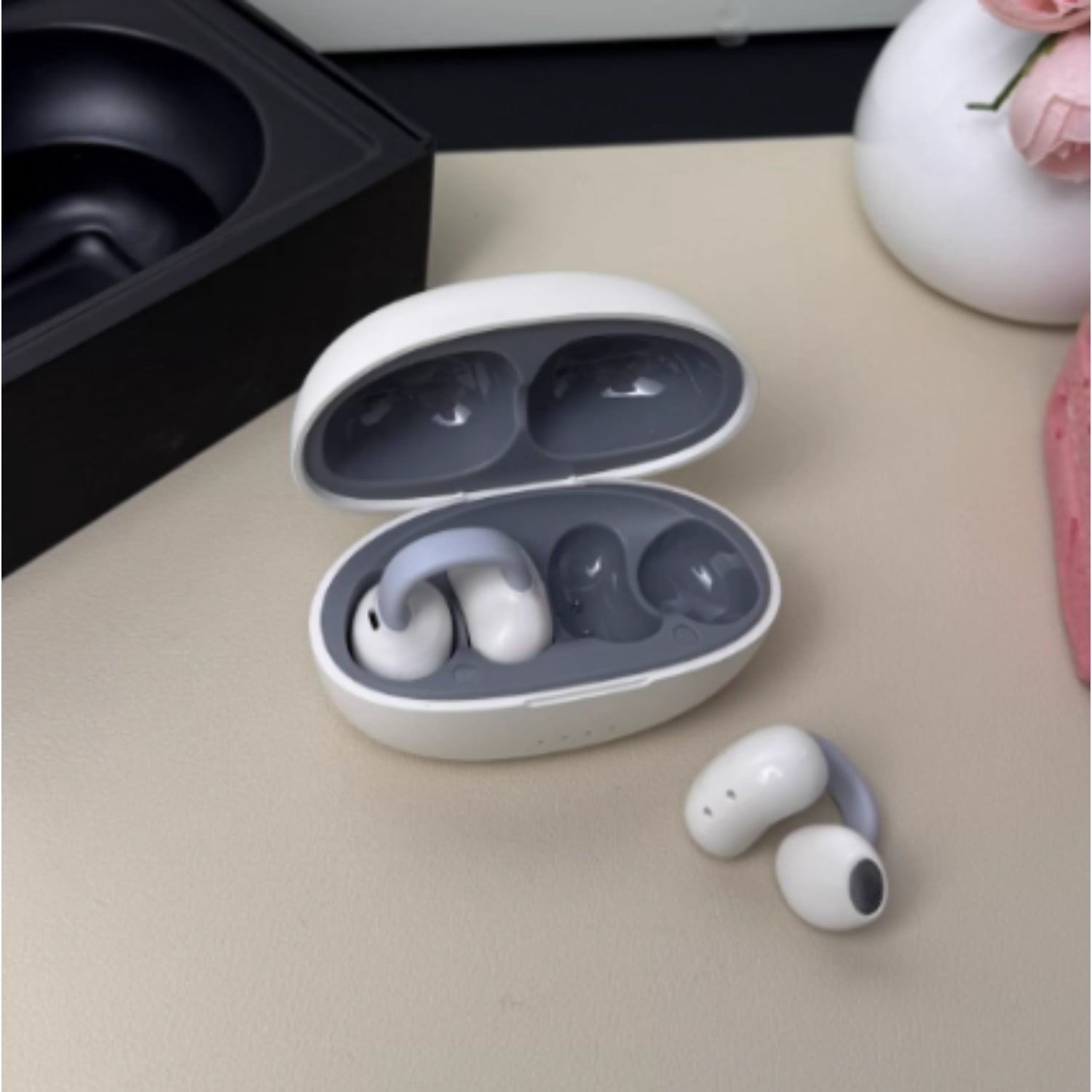 HM20 Bone Conduction Bluetooth Earset, Clip-On Ear Hook Wireless Sports Headphones 2026 New Model with Long Battery Life