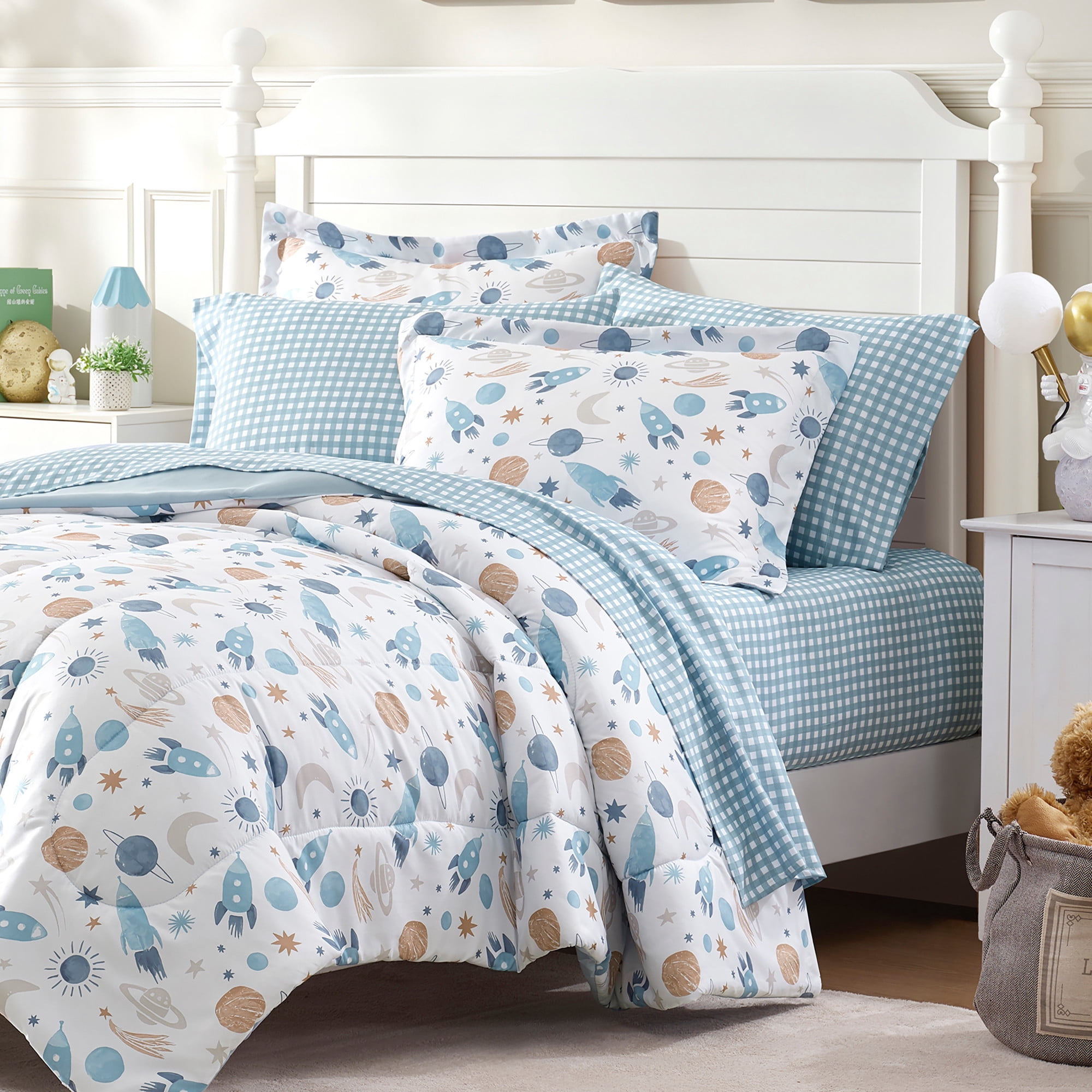 Dream Factory 5-Piece Milky Way Bed in a Bag, Blue, Twin