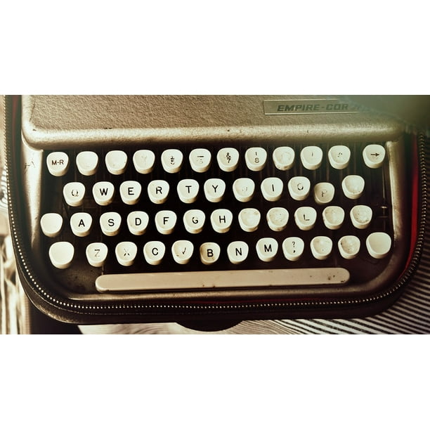 Retro Typewriter Matte/Glossy PosterWellcoda