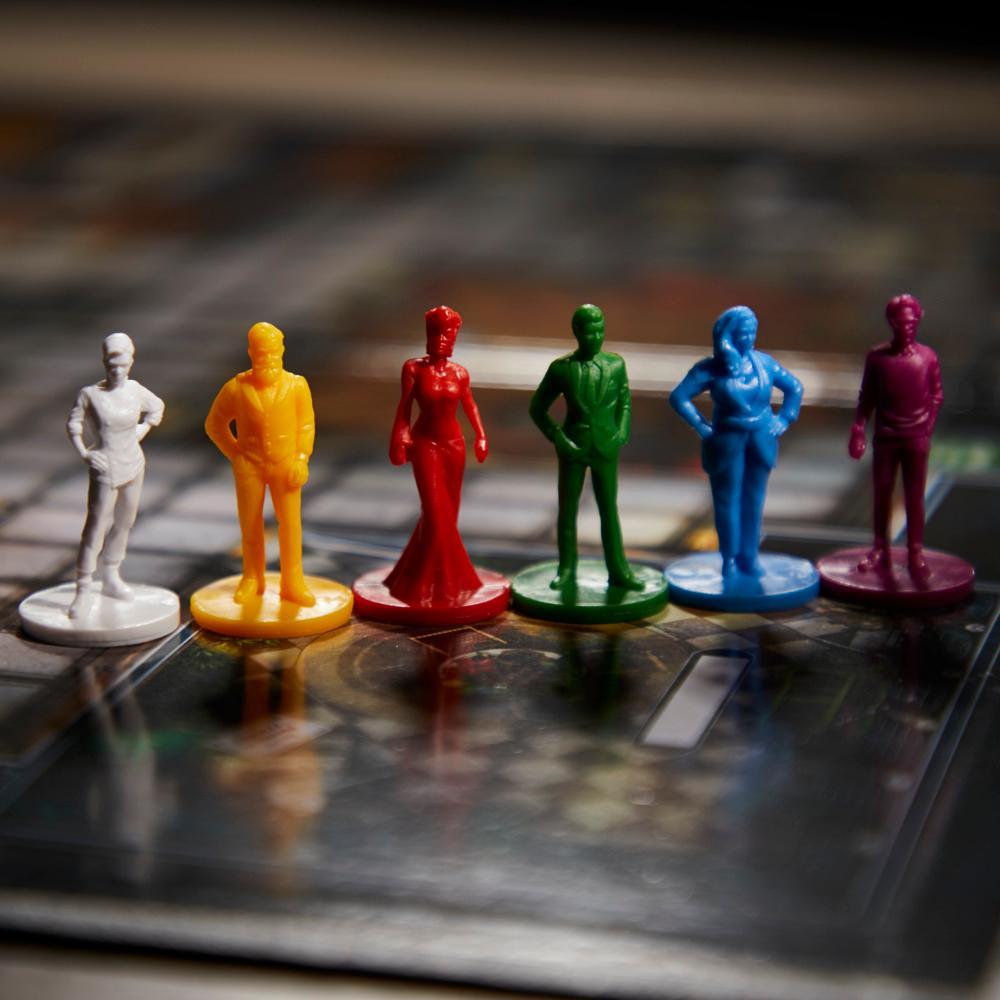 Clue Classic Mystery Board Game photo 4