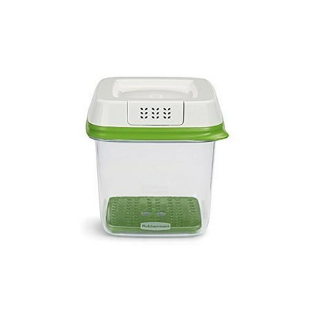 Rubbermaid FreshWorks 6.3 Cup Medium Produce Saver Food Storage Container,