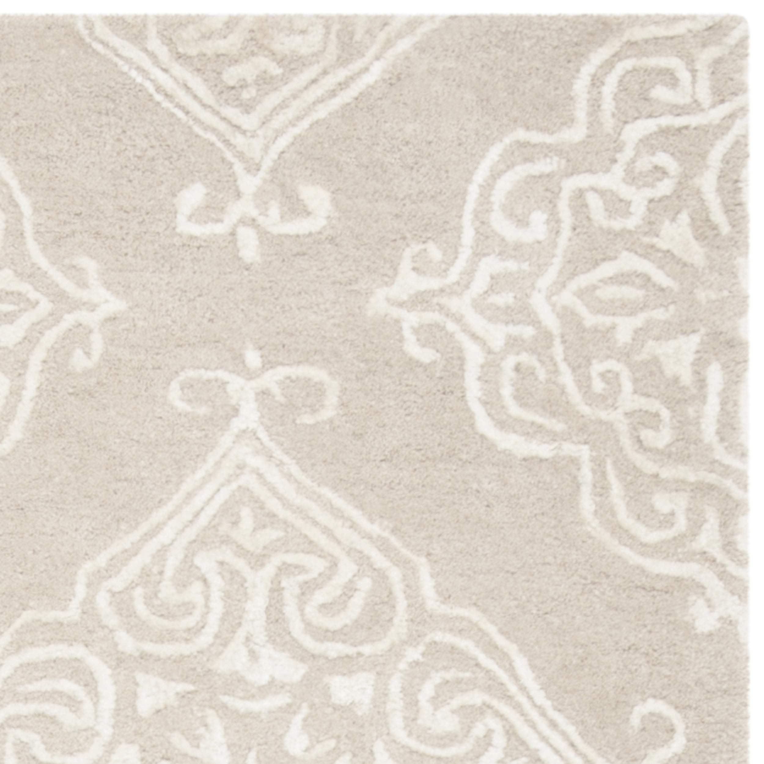 SAFAVIEH Glamour Georgene Damask Runner Rug, Beige/Ivory, 2'3" x 8'