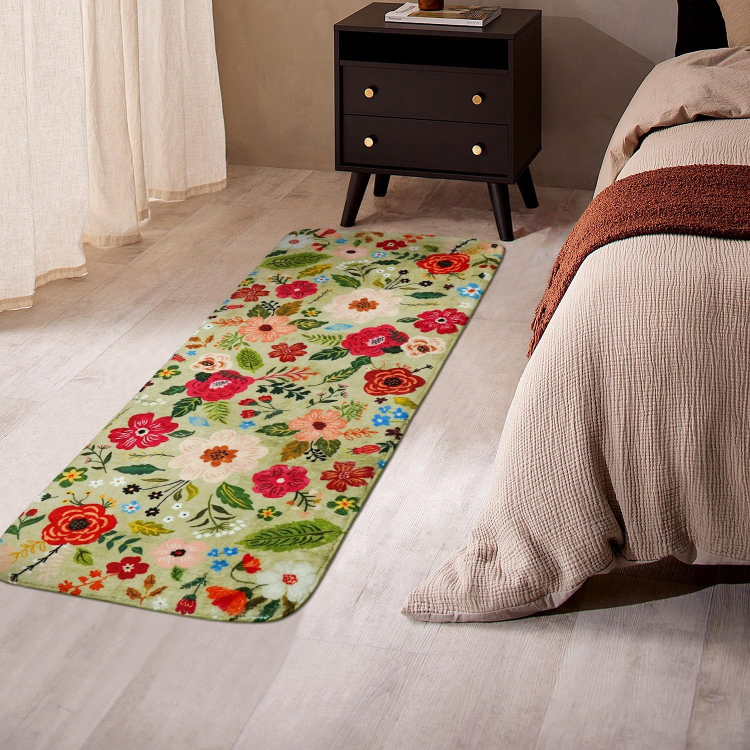 Flower Bathroom Runner Rug Non Slip, Large Long Bathroom Rug Cute Floral Bath Mat for Bedroom Hallway Kitchen, Soft Plush Washable Pink Shower Rug