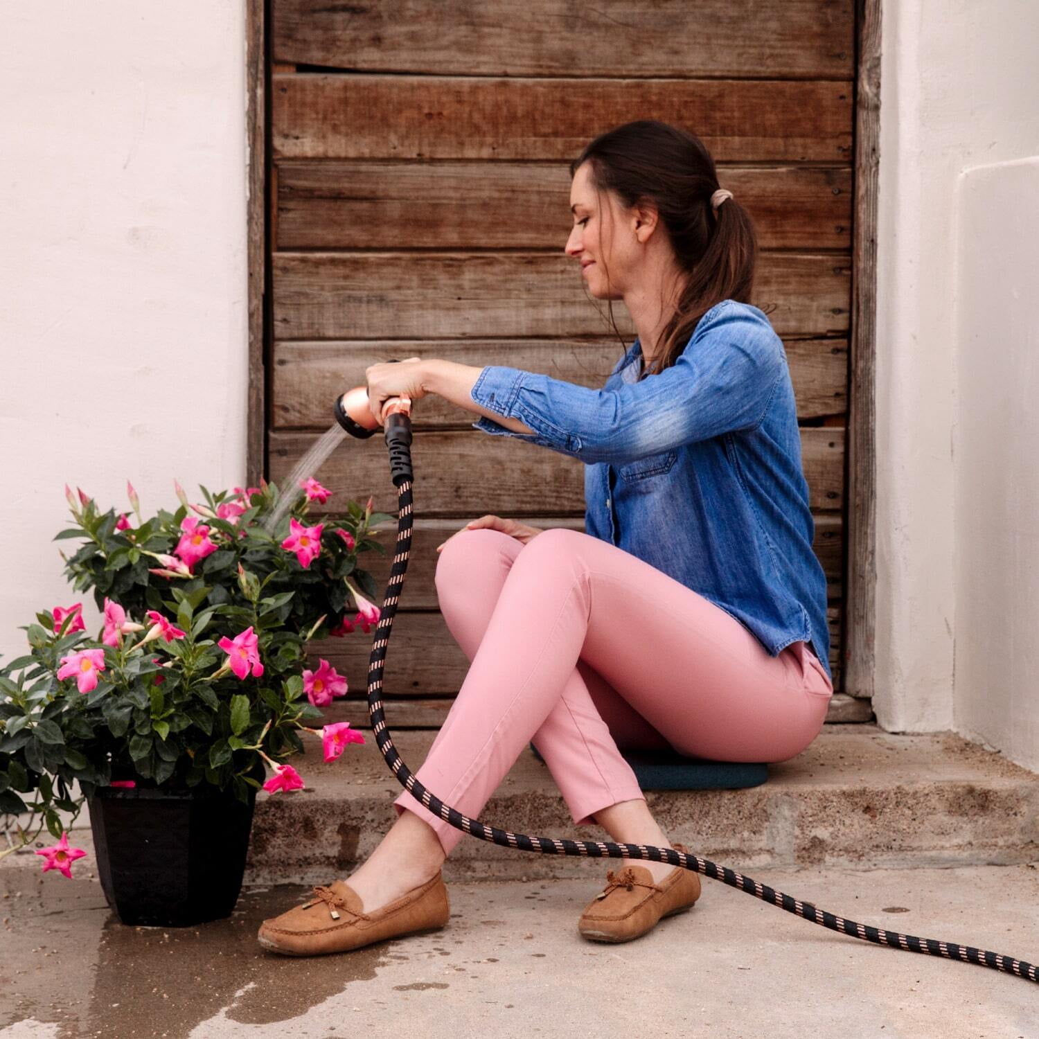 Pocket Hose Copper Bullet Expandable Garden Hose w/10 Pattern Thumb Spray Nozzle AS-SEEN-ON-TV 50 FT 650psi 3/4 in Patented Lead-Free Ultra-Lightweight Solid Copper Anodized Aluminum Fittings No-Kink