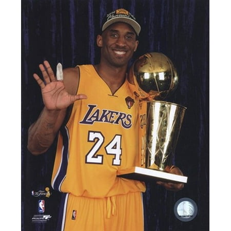 Kobe Bryant - 2010 NBA Finals Game 7 - Championship Trophy5 Fingers in Studio(#27) Sports Photo (8 x
