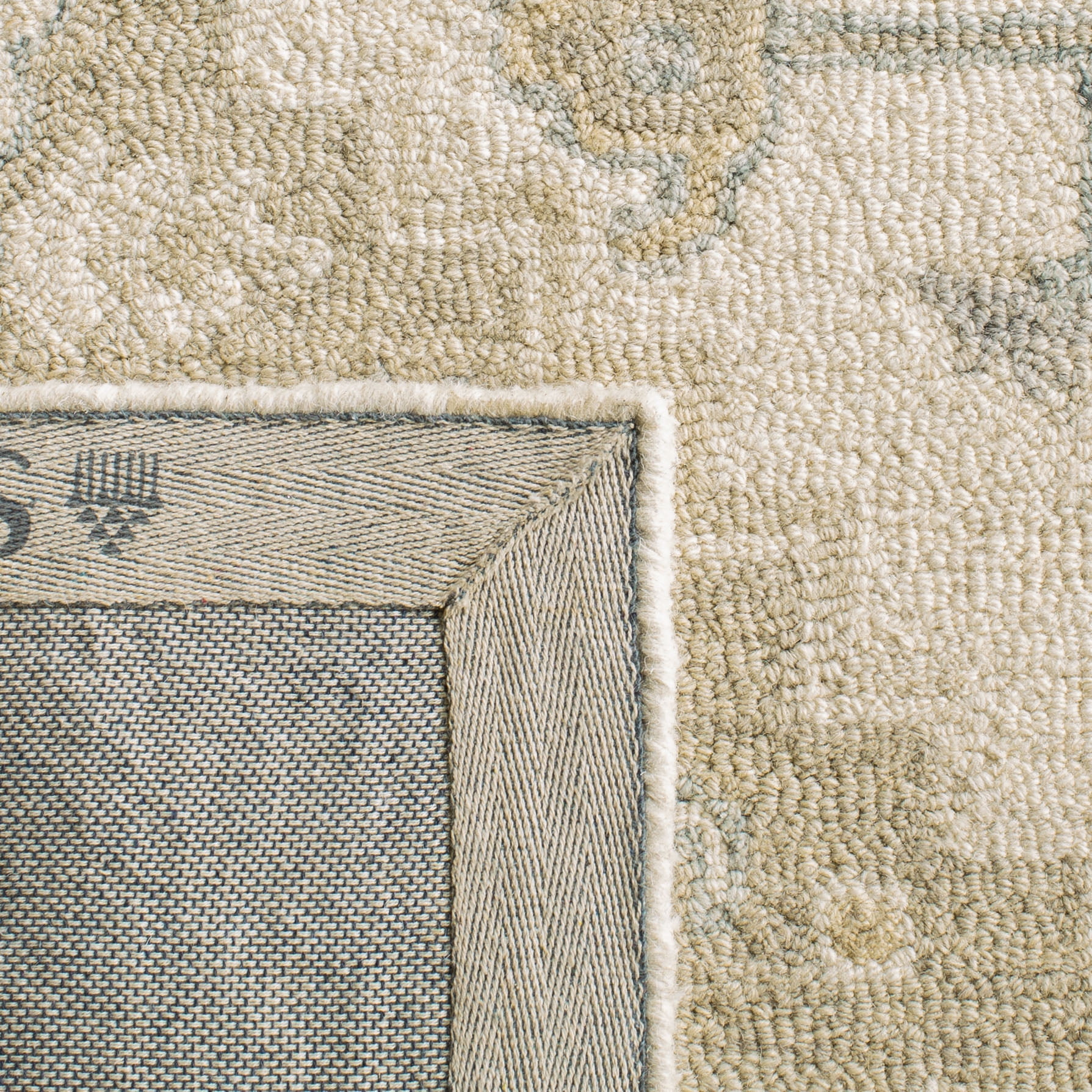 Safavieh Micro-Loop Braylon Floral Area Rug, Ivory/Beige, 9' x 12'