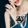 thumbnail image 1 of Fiudx Accesorio de Autodefensa de Rosa Oscura, Anillo con Diseño de Espinas a La Moda, Forma Única de Rosa Abierta, Versátil y Multiusos, Regalo para Esposa, Hija o Novia, Opción Elegante y con Estil, 1 of 6